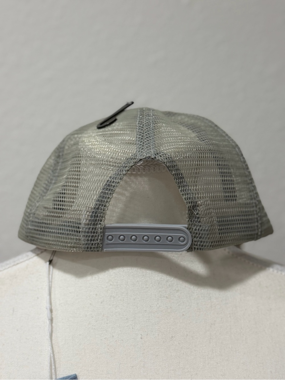 Oyster Bar Embroidered Trucker NWT brand patchwork by La Vale - Picture 5 of 8